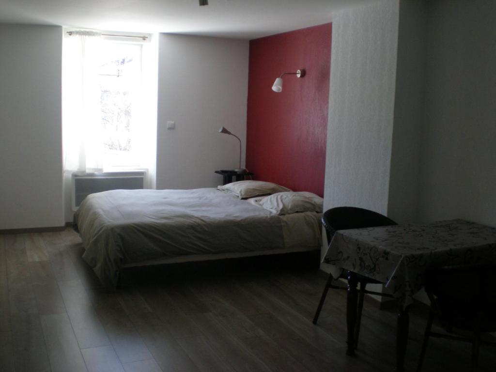 Appart Hotel De La Paix Barcelonnette Room photo
